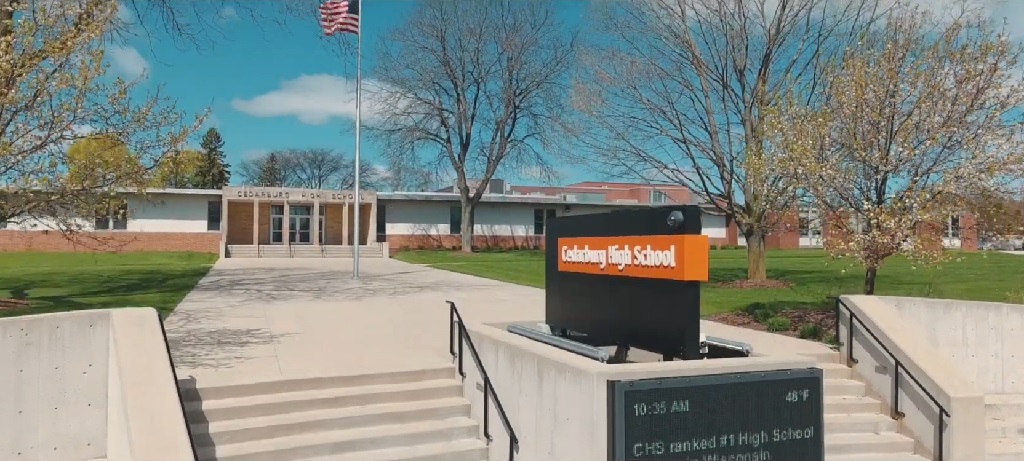 An image of the main entrance to Cedarburg High School